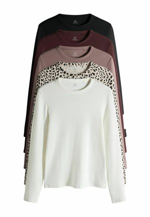 Pieci garie piedurkņu krekli dažādās krāsās: melnā, bordo, gaiši rozā ar leoparda rakstu un baltā; ribota tekstūra, apaļi dekoltē.