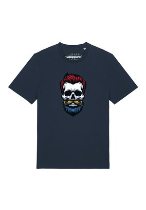 Navyblaues T-Shirt mit einer Schädel-Grafik, die rote Haare, gelben Schnurrbart und blauen Bart auf der Brustmitte zeigt.