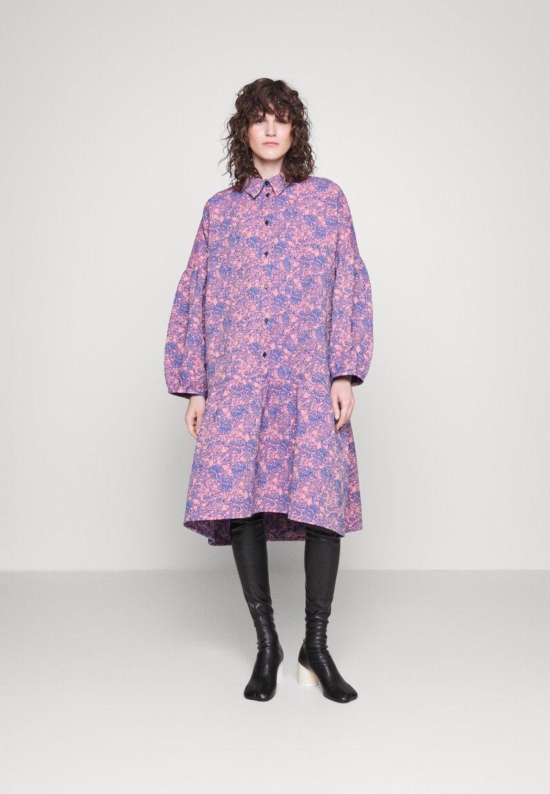 Henrik Vibskov CANDY DRESS Vestido informal rosie roses/rosa