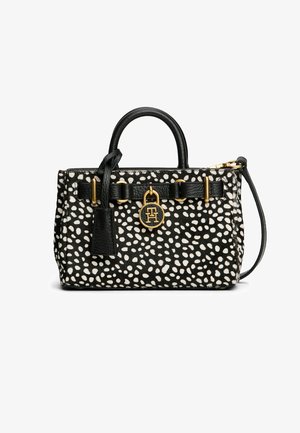Borsa strutturata in un motivo a pois bianco e nero, con una texture in pelle, manici superiori doppi, dettagli dorati e tracolla removibile.