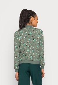 Vero Moda VMCOCO - Blusão aviador - laurel wreath