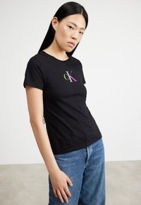 Calvin Klein Jeans SLIM TEE - T-shirts print - black