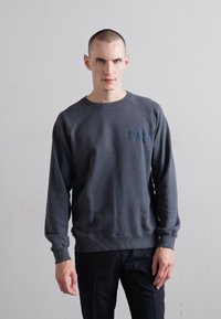 Ron Dorff BOX PRINT - Pusa - lava grey