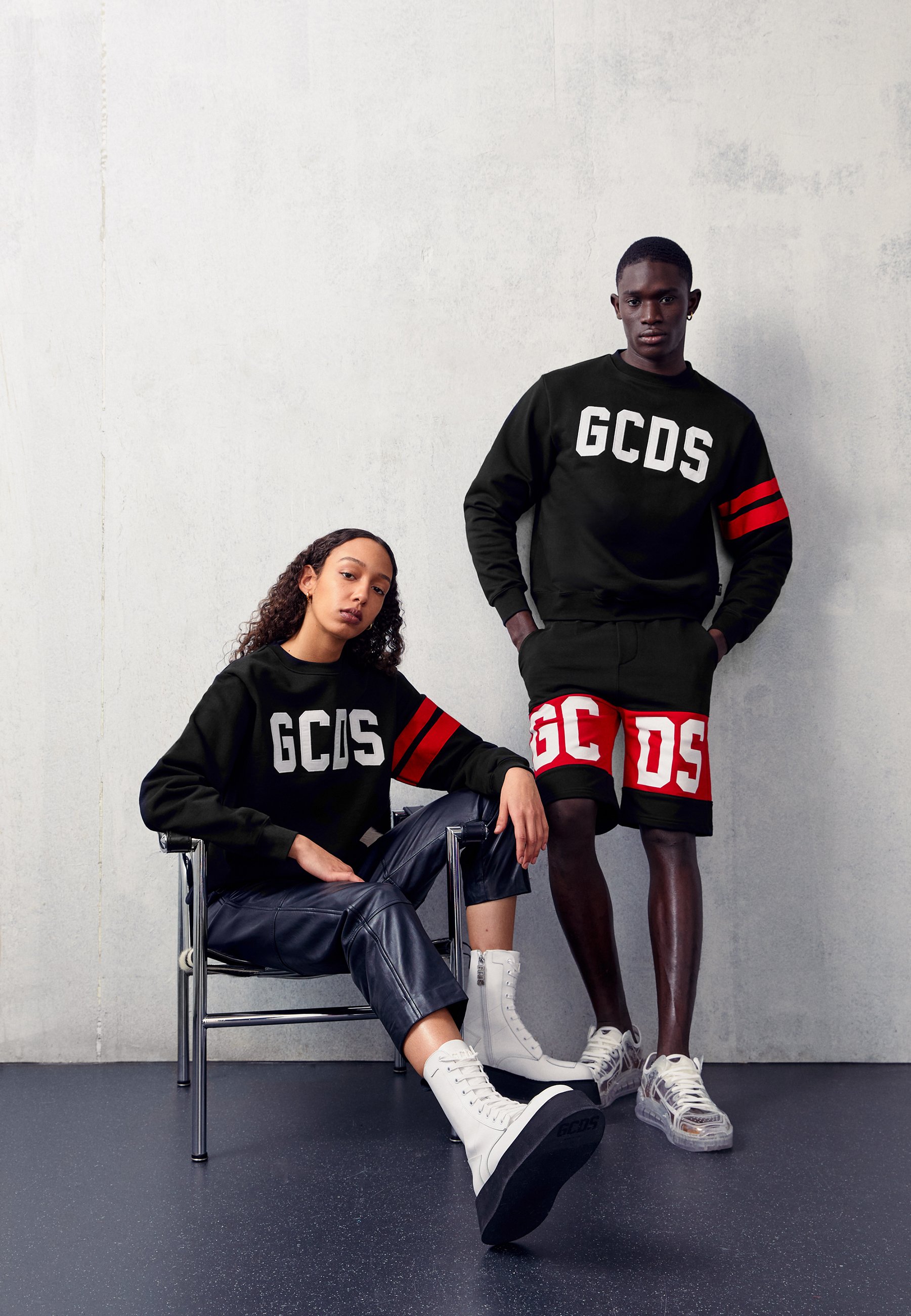 GCDS LOGO REGULAR CREWNECK UNISEX - Felpa - black/nero - Zalando.it