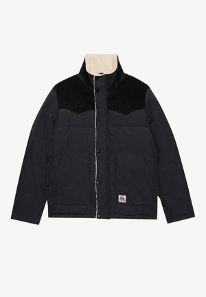 Schwarze Daunenjacke mit samtigen Schulterakzenten, cremefarbener Fleece-Kragen, Druckknöpfen und einem kleinen Logo-Patch auf der Vorderseite.