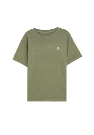 Camiseta de manga corta color verde oliva con cuello redondo y pequeño logotipo blanco de calavera y huesos cruzados en el pecho izquierdo.