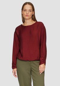 s.Oliver MET ELASTISCHE ZOOM - Blouse - rubinrot