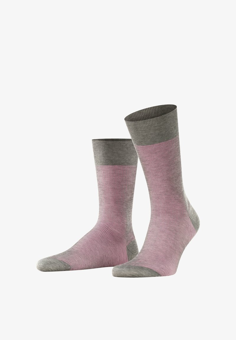 Medias a rayas en gris claro y rosa con una textura acanalada, que presentan un puño gris sólido y áreas de refuerzo en la punta y el talón.