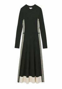 Robe en maille vert foncé à manches longues, texture côtelée, avec des bandes latérales blanches et une jupe évasée avec un ourlet clair contrastant.