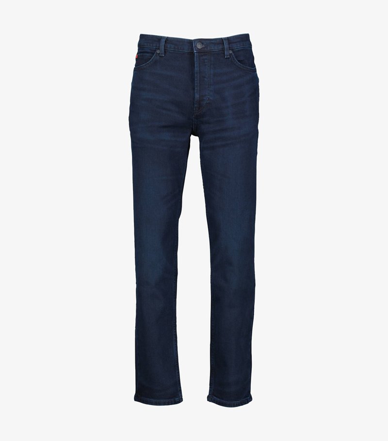 Jeans de mezclilla azul oscuro con un diseño de pierna recta, estilo de cinco bolsillos y una sutil textura deslavada en la tela.