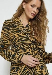 Desires FAITH LONG SLEEVE MIDI - Freizeitkleid - black print