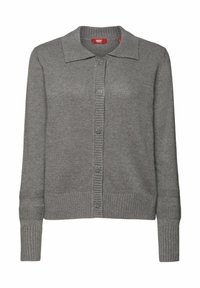 Šedý pletený kardigan se širokým límcem, žebrovanými manžetami a lemem, se šesti knoflíkovými zapínáními a texturovaným vzorem na látce.