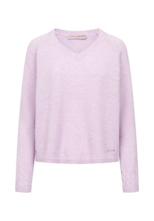 Sweter z dekoltem w serek w jasnym lawendowym kolorze, z długimi rękawami, zdobiony teksturowanymi warkoczowymi detalami na mankietach oraz małym logo na dolnym brzegu.