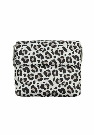 Petit sac bandoulière rectangulaire avec motif léopard noir et beige et fermeture à boucle argentée sur fond blanc.