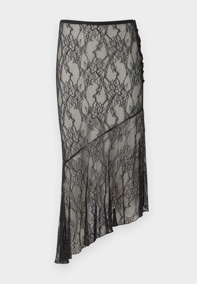 Μαύρη ασύμμετρη midi φούστα από δαντέλα με λουλουδάτο σχέδιο και κυματιστό τελείωμα σε ανοιχτό φόντο.