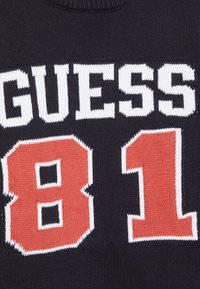 Guess Sweter