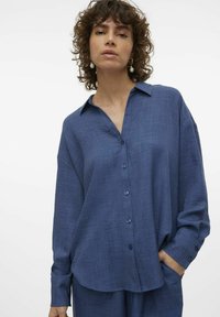 Vero Moda VMMELANEY - Button-down blouse - dark denim