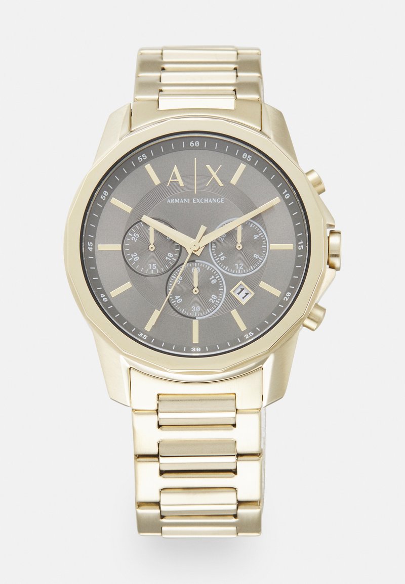 Reloj de acero inoxidable con tono dorado, con un dial gris oscuro, tres sub-diales, marcadores dorados y una pantalla de fecha. Presenta un diseño de pulsera con eslabones.