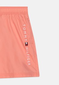 Tommy Hilfiger MEDIUM DRAWSTRING - Fürdőnadrág - summer peach