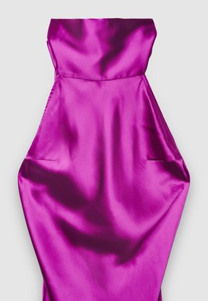 Fuchsiafarbenes Satinkleid mit hohem Ausschnitt, breiten Trägern und Seitentaschen. Glatte Textur mit einer taillierten Silhouette und minimalen Nahtdetails.