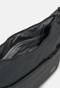 Jack Wolfskin BURGWEG - Taška s příčným popruhem - black