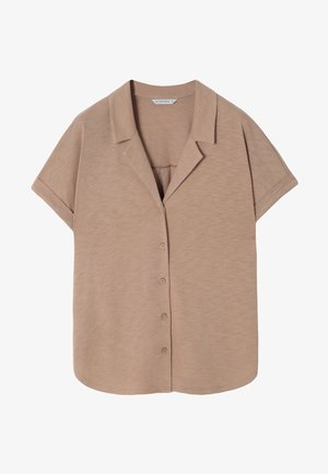 Sandfarvet kortærmet skjorte med knaplukning og krave, lavet af blødt tekstureret stof. Har seks knapper foran og en afrundet bundkant.