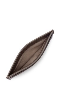 Portefeuille en cuir marron avec une texture lisse, doté d'une fermeture éclair et d'un intérieur légèrement texturé. Design compact, ouvert en angle.