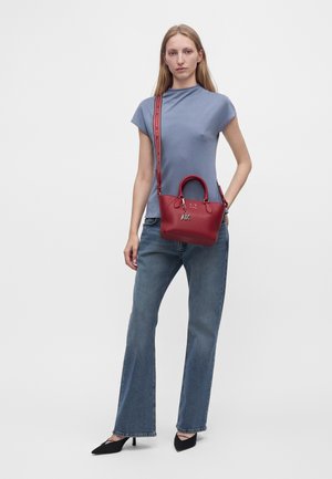 Armani Exchange, Τσάντα χειρός - dark red
