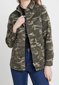 New Look Chaqueta vaquera - green