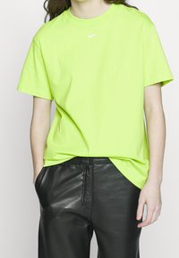 Nike Sportswear T-shirt - bas - green