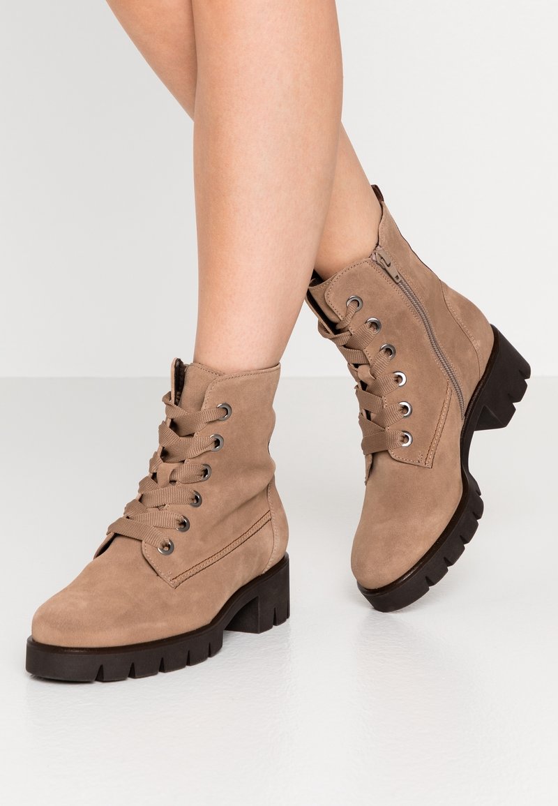 Gabor Stivaletti con plateau - beige