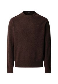 Dunkelbrauner Herren Crewneck-Wollpullover mit langen Ärmeln sowie gerippten Bündchen und Saum, ausgestattet mit einem kleinen gestickten Logo auf der Brust.