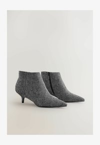 Selezionato, grey tweed