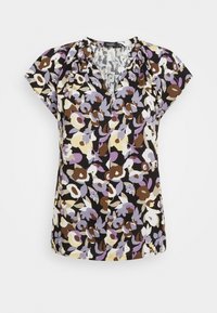 T-shirt de manga curta com um padrão floral em castanho, creme e lavanda sobre um fundo preto, com decote em V e detalhes franzidos.