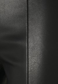 s.Oliver Leggings - Byxor - black