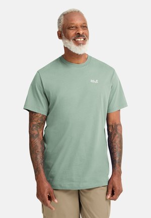 ESSENTIAL T M - T-shirt basic - green zinnia