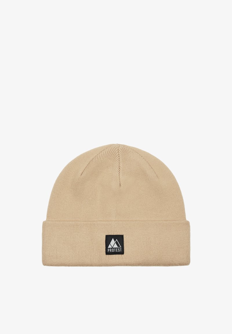 Krémová pletená čepice s ohrnovací vérou. Na přední straně je obdélníková černá etiketa s bílým logem hory. Měkká textura.