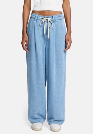Lichtblauwe denim wijde broek met een hoge taille, voorzien van een trekkoordsluiting, zachte textuur en een relaxte pasvorm.