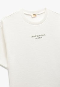 Koton - T-shirt z nadrukiem