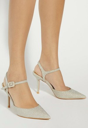 CHANNEL BUCKLE-DETAIL COURTS - Klassieke pumps - silver coloured