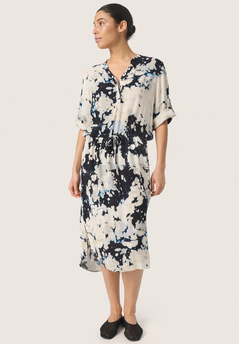 Soaked in Luxury ZAYA - Päevakleit - black cloud print