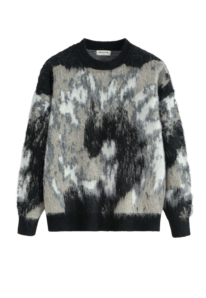 Pull tricot à motifs avec un col rond, présentant des nuances de noir, gris et blanc. Texture douce avec des fibres lâches et duveteuses. Poignets et ourlet côtelés.