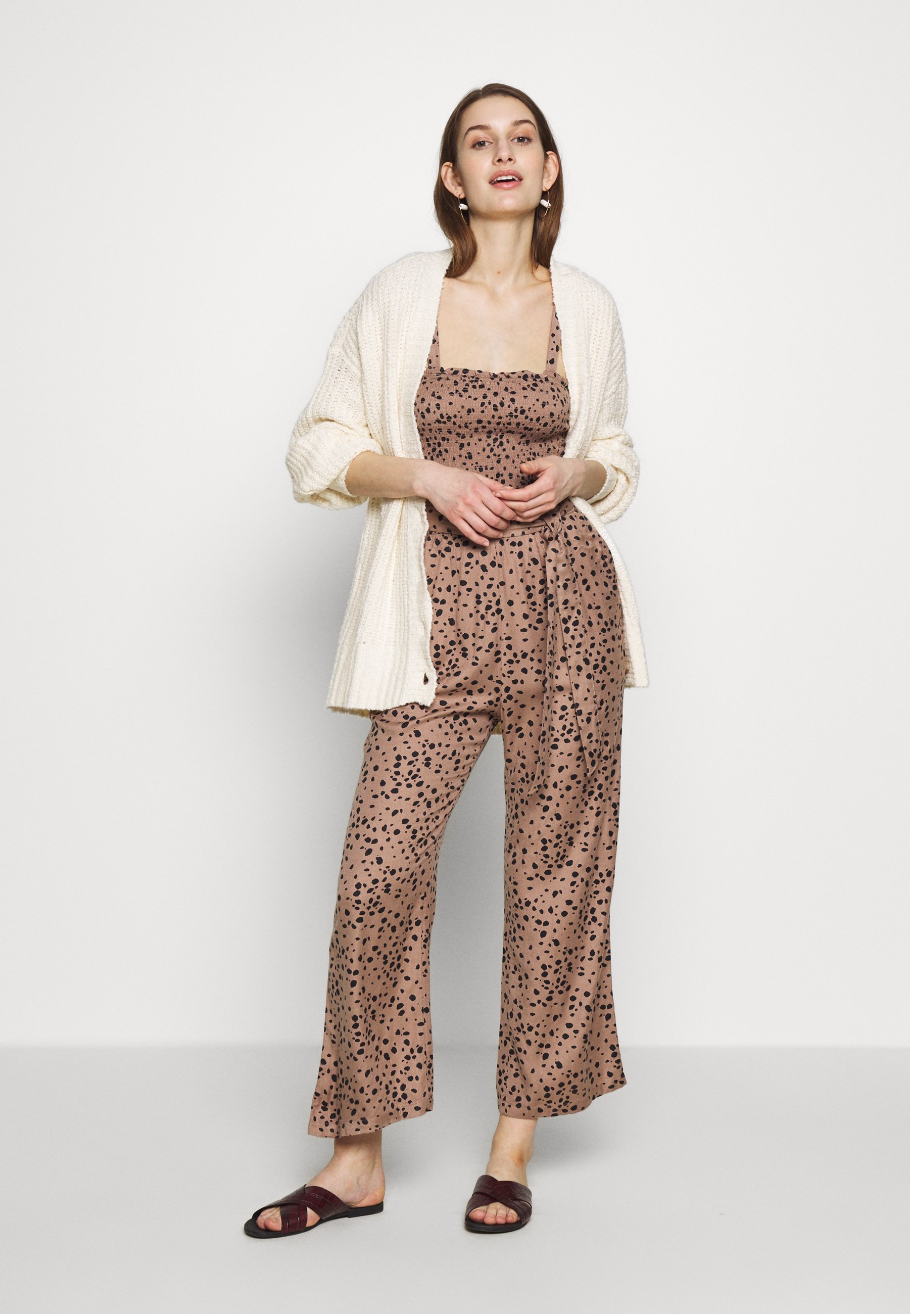Abercrombie & Fitch SMOCKED BODICE Jumpsuit brown cow Abercrombie & Fitch SMOCKED BODICE - Jumpsuit - brown cow