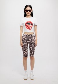 Fiorucci MOUTH CROPPED  - Μπλουζάκι με στάμπα - white
