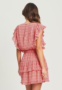 TUSSAH Vestido informal - red