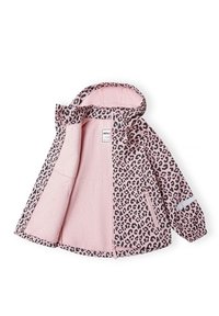 Chaqueta rosa con estampado de leopardo, forro interior suave, capucha y detalles reflectantes en las mangas, con cierre de cremallera y bolsillos espaciosos.