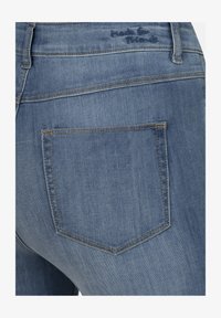 Unausgewählt, light blue