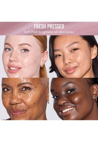 Cuatro retratos en primer plano de mujeres diversas, mostrando piel suave y maquillaje natural. Fondo rosa suave con el texto "Fresh Pressed."