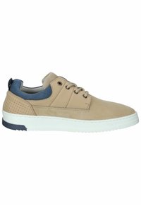 Beige Leder Sneaker mit marineblauen Textil-Akzenten, runder Zehenbereich, perforierte Seite für Atmungsaktivität und weißer Gummisohle mit strukturiertem Profil.