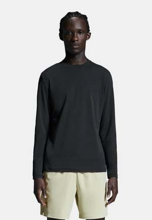 On FOCUS - Long sleeved top - black